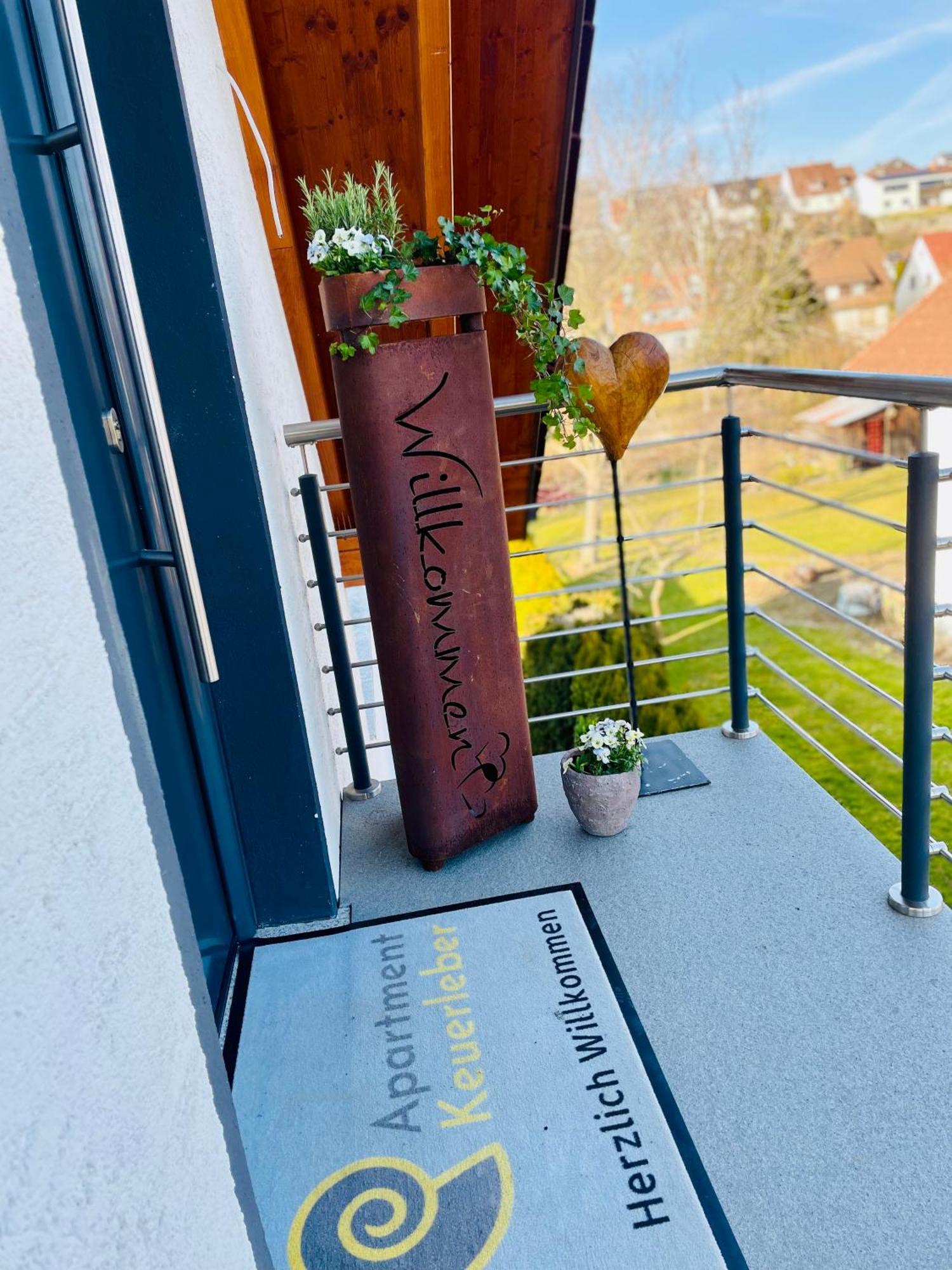 Apartment Keuerleber Holzmaden Eksteriør billede