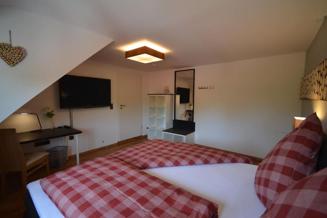 Apartment Keuerleber Holzmaden Eksteriør billede